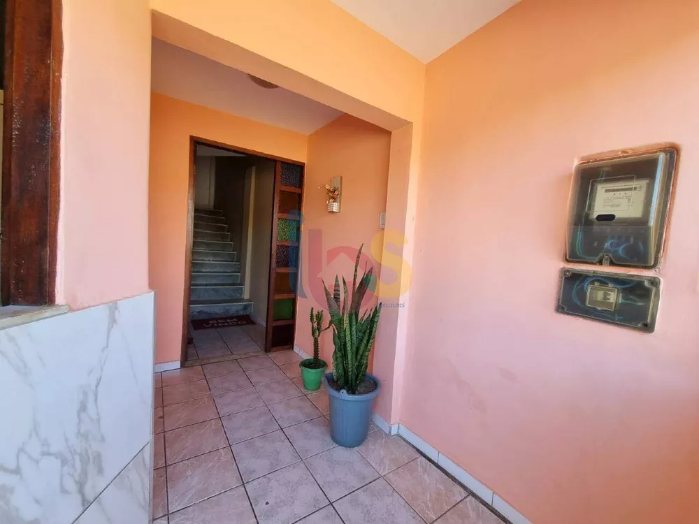 Casa à venda com 3 quartos, 250m² - Foto 4