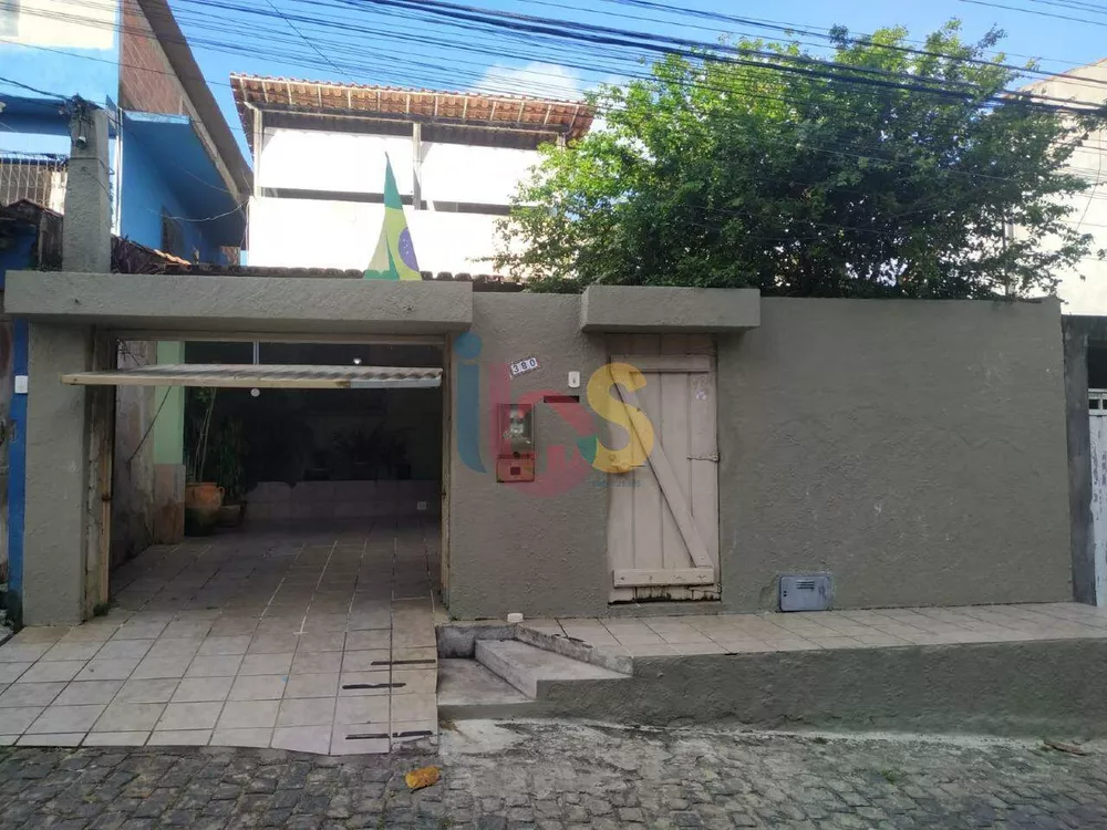 Casa à venda com 4 quartos, 180m² - Foto 1