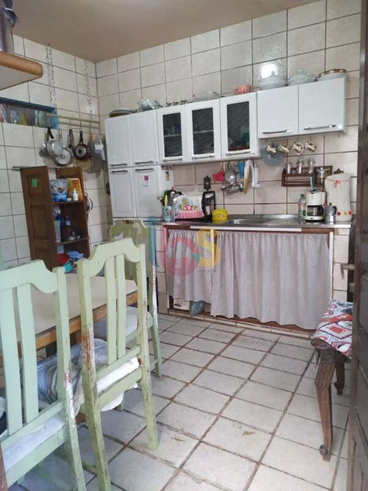 Casa à venda com 4 quartos, 180m² - Foto 9