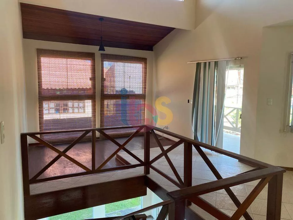 Casa à venda com 4 quartos, 240m² - Foto 3