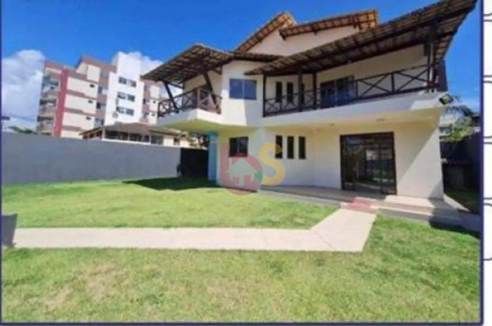 Casa à venda com 4 quartos, 240m² - Foto 1