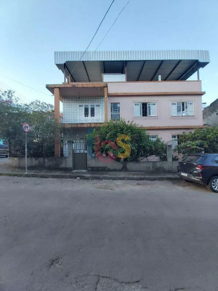 Casa à venda com 3 quartos, 420m² - Foto 1