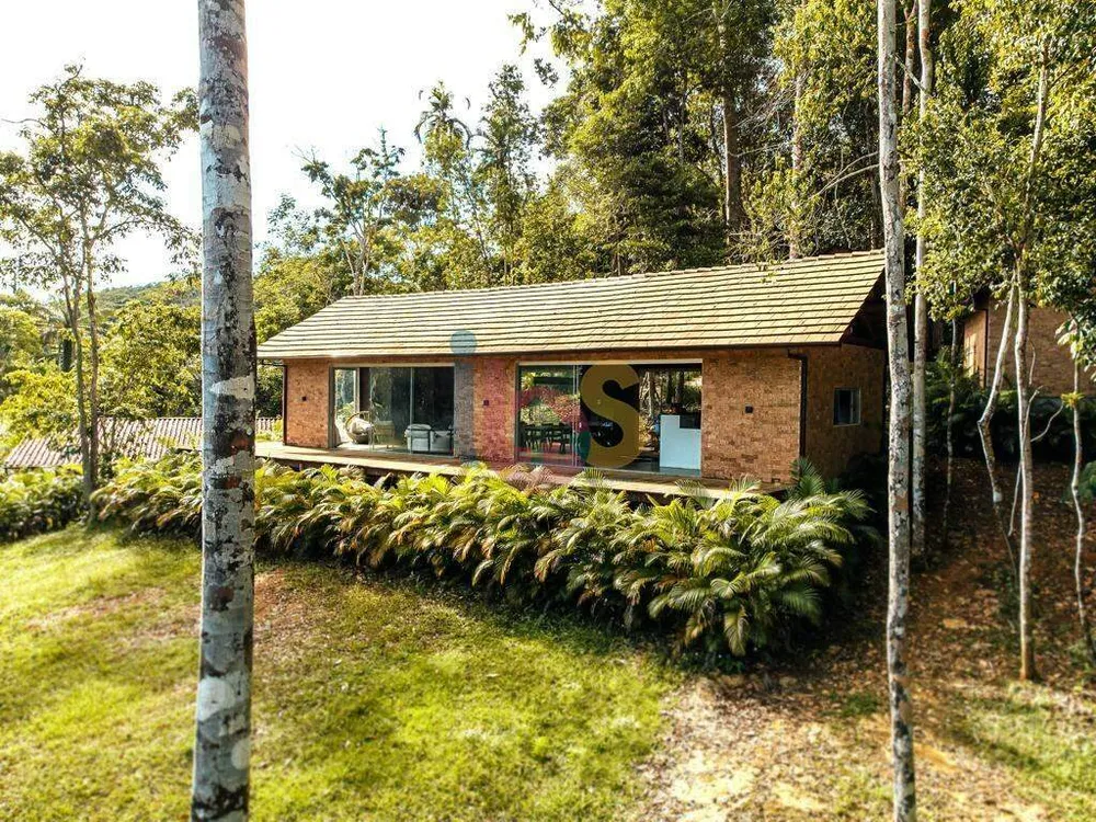 Casa, 4 quartos, 230 m² - Foto 1