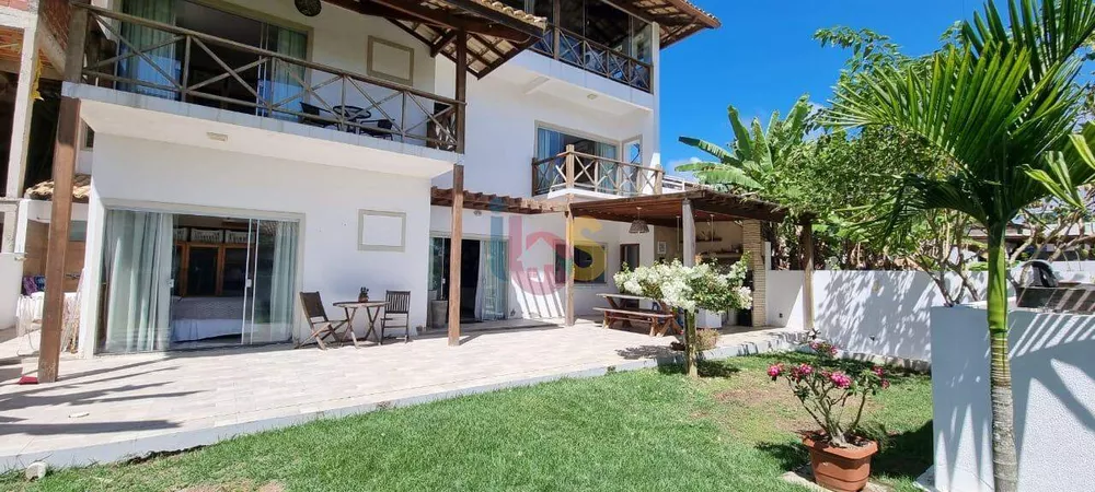 Casa à venda com 3 quartos, 250m² - Foto 1