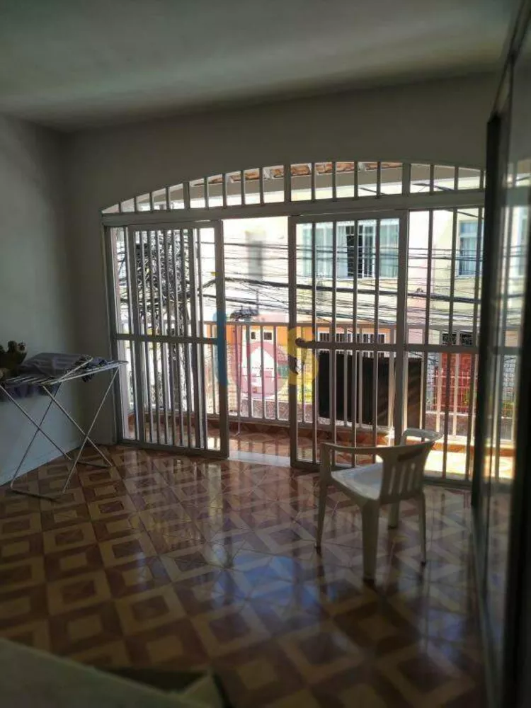 Casa para alugar com 5 quartos, 287m² - Foto 1