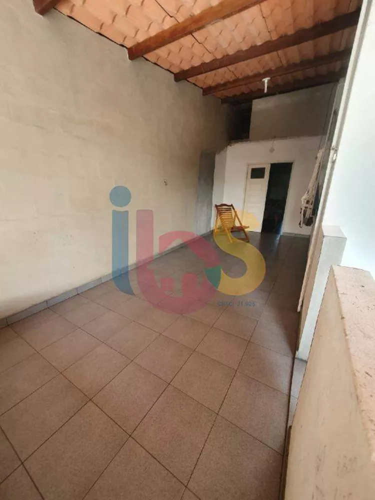 Casa à venda com 4 quartos, 130m² - Foto 16