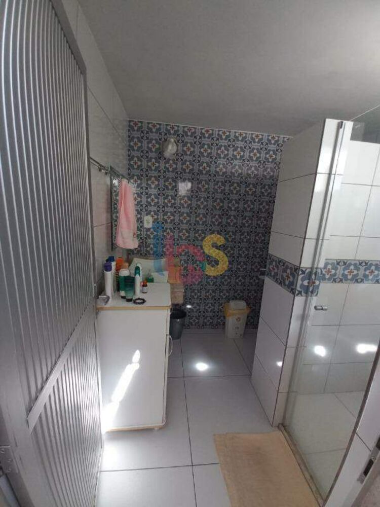 Casa à venda com 3 quartos, 150m² - Foto 2