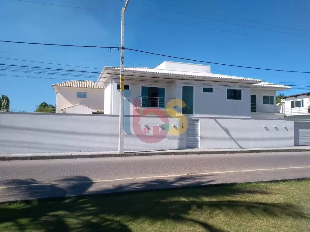 Casa à venda com 4 quartos, 440m² - Foto 1