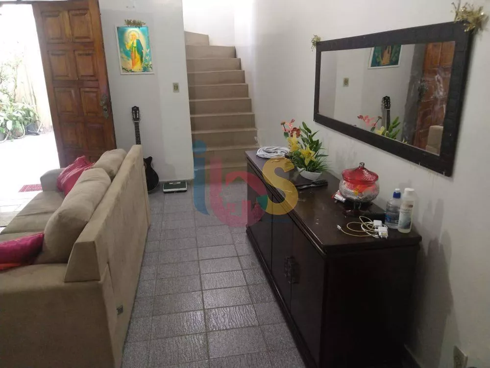 Casa à venda com 3 quartos, 265m² - Foto 4