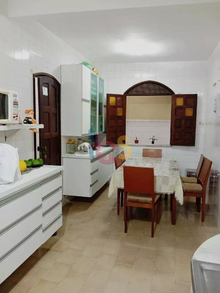 Casa, 6 quartos, 237 m² - Foto 11