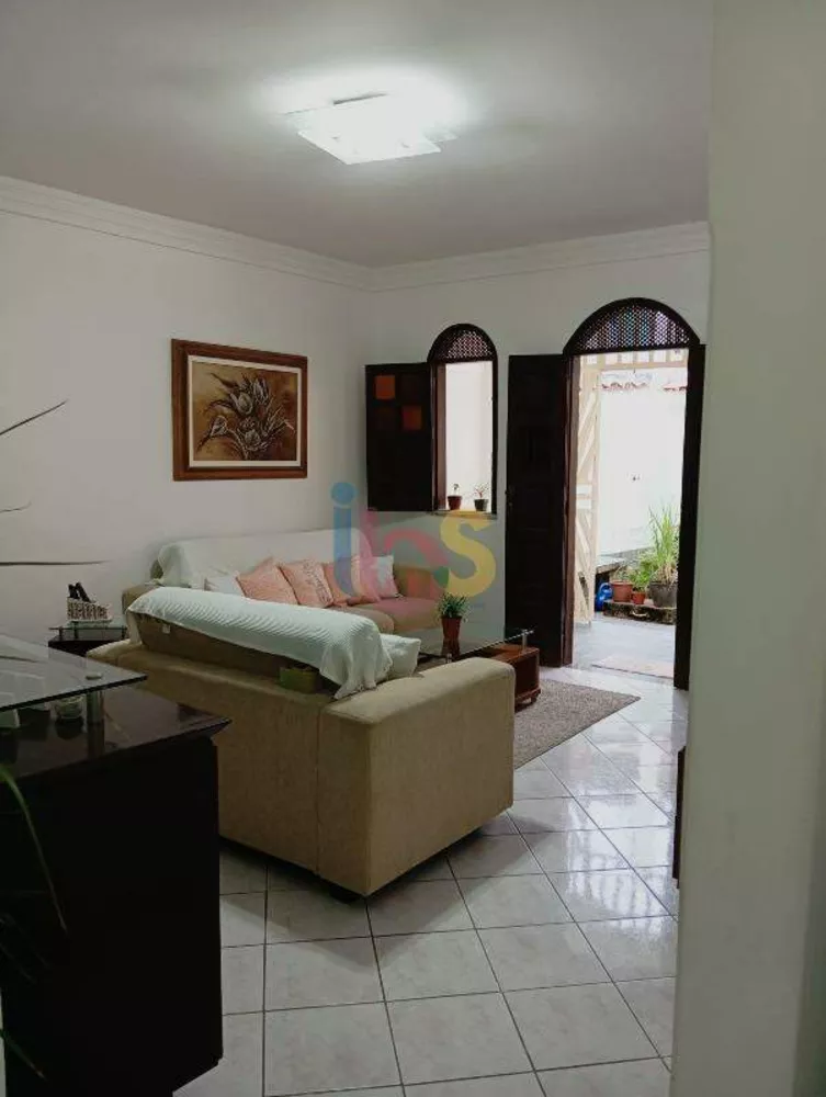 Casa, 6 quartos, 237 m² - Foto 2