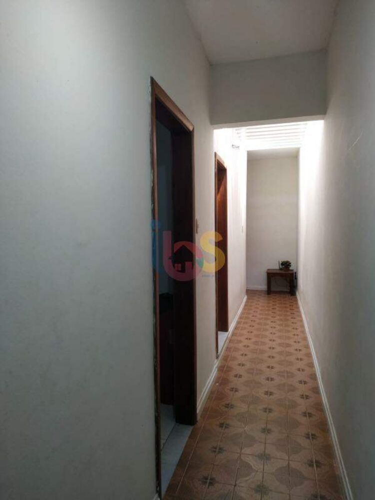 Casa à venda com 4 quartos, 205m² - Foto 2