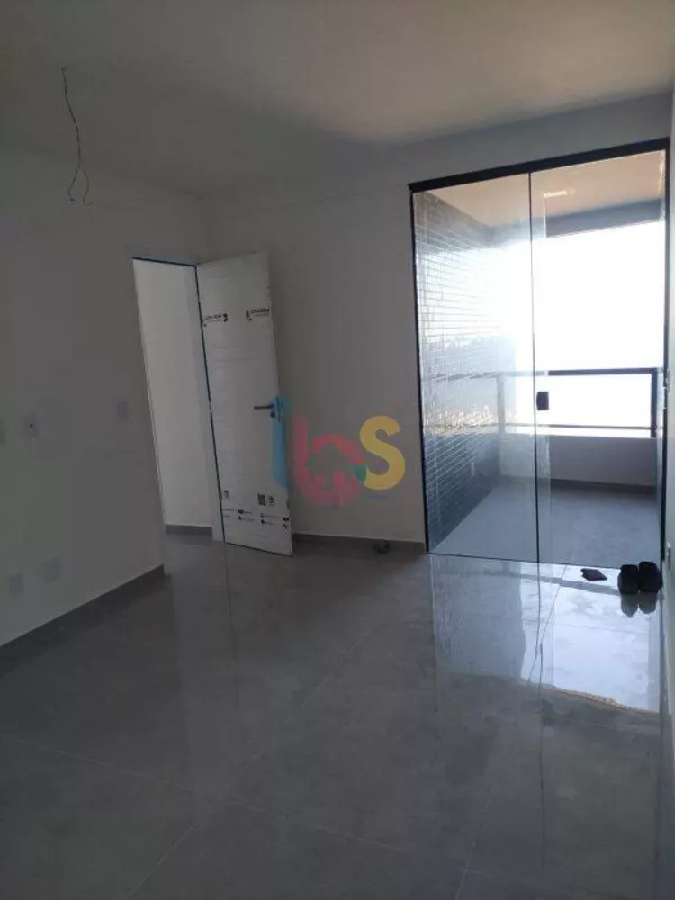 Apartamento à venda com 2 quartos, 72m² - Foto 2