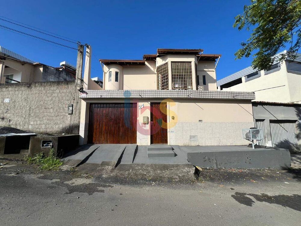 Casa, 4 quartos, 228 m² - Foto 1