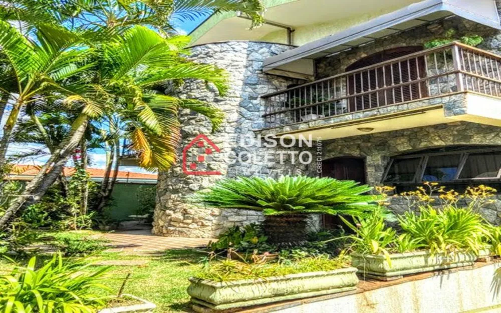 Casa, 3 quartos, 244 m² - Foto 1