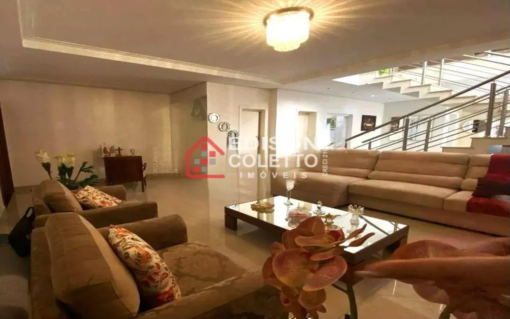 Casa, 3 quartos, 210 m² - Foto 1