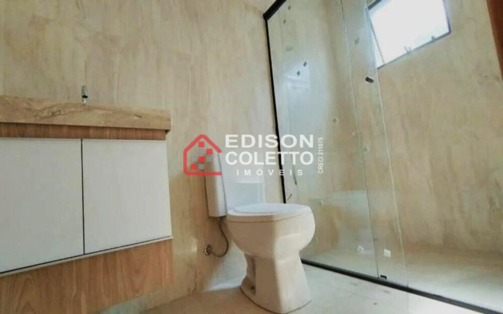 Casa à venda com 2 quartos, 102m² - Foto 1