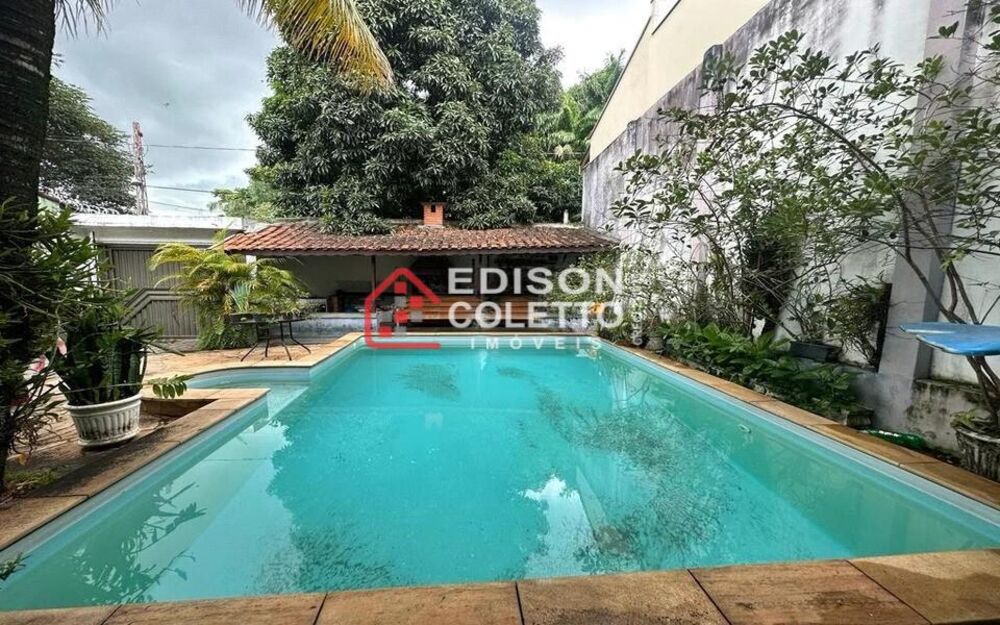 Casa, 3 quartos, 231 m² - Foto 1