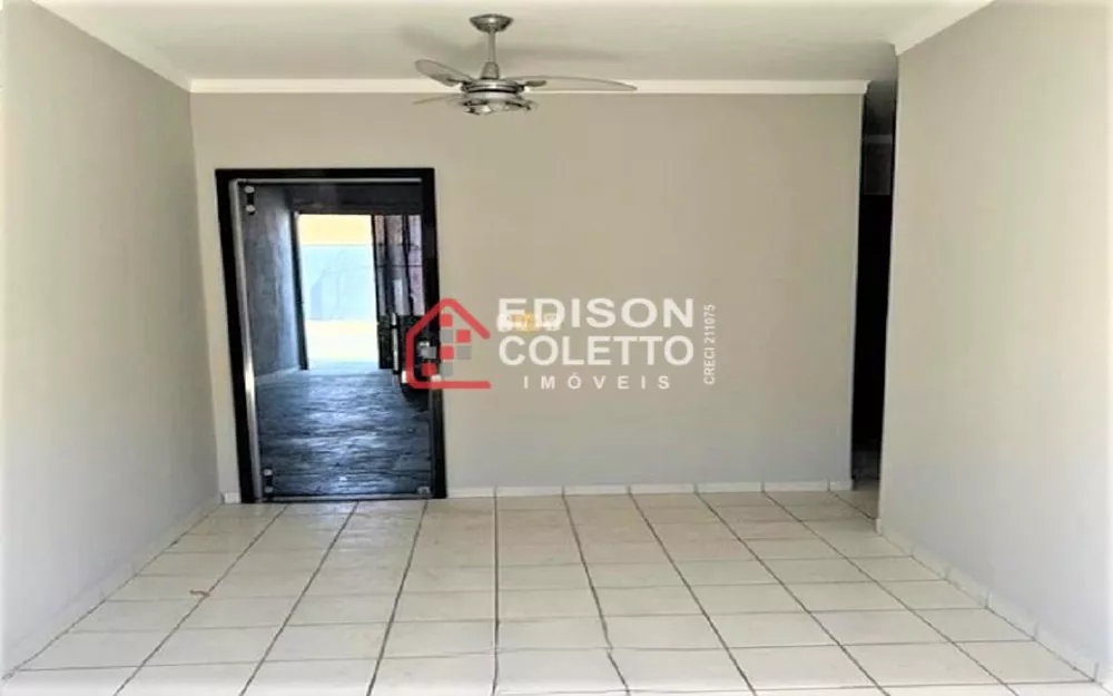 Casa à venda com 3 quartos, 154m² - Foto 3