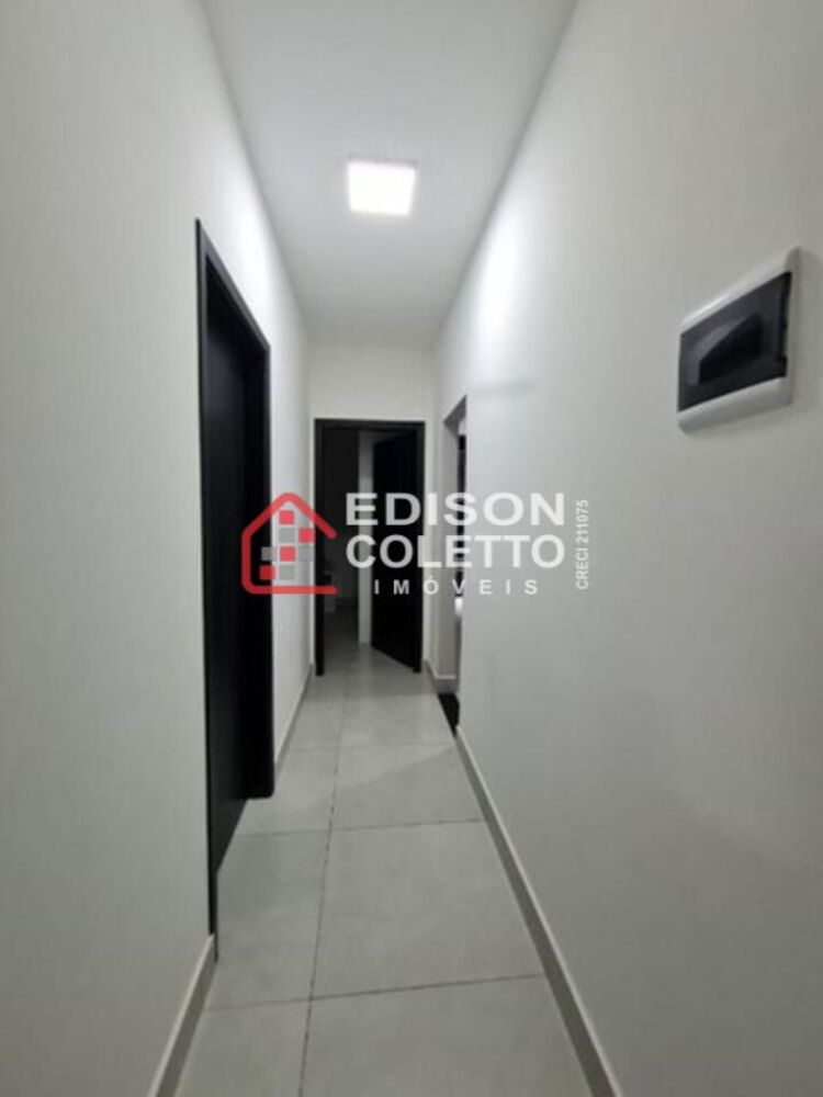 Casa, 3 quartos, 131 m² - Foto 2