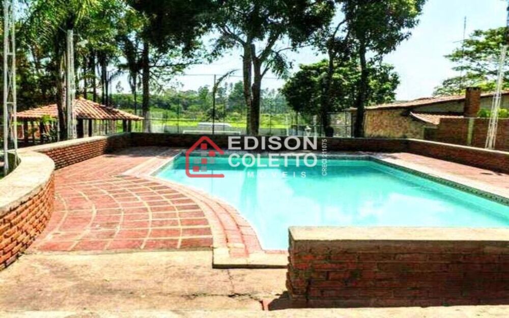 Chácara à venda com 4 quartos, 2250m² - Foto 2