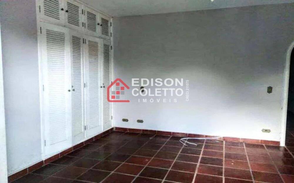 Chácara à venda com 4 quartos, 2250m² - Foto 12