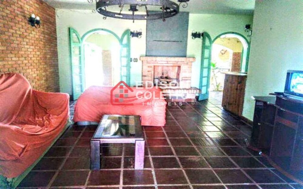Chácara à venda com 4 quartos, 2250m² - Foto 9