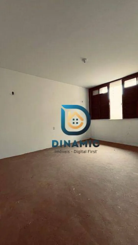 Casa, 4 quartos, 259 m² - Foto 1