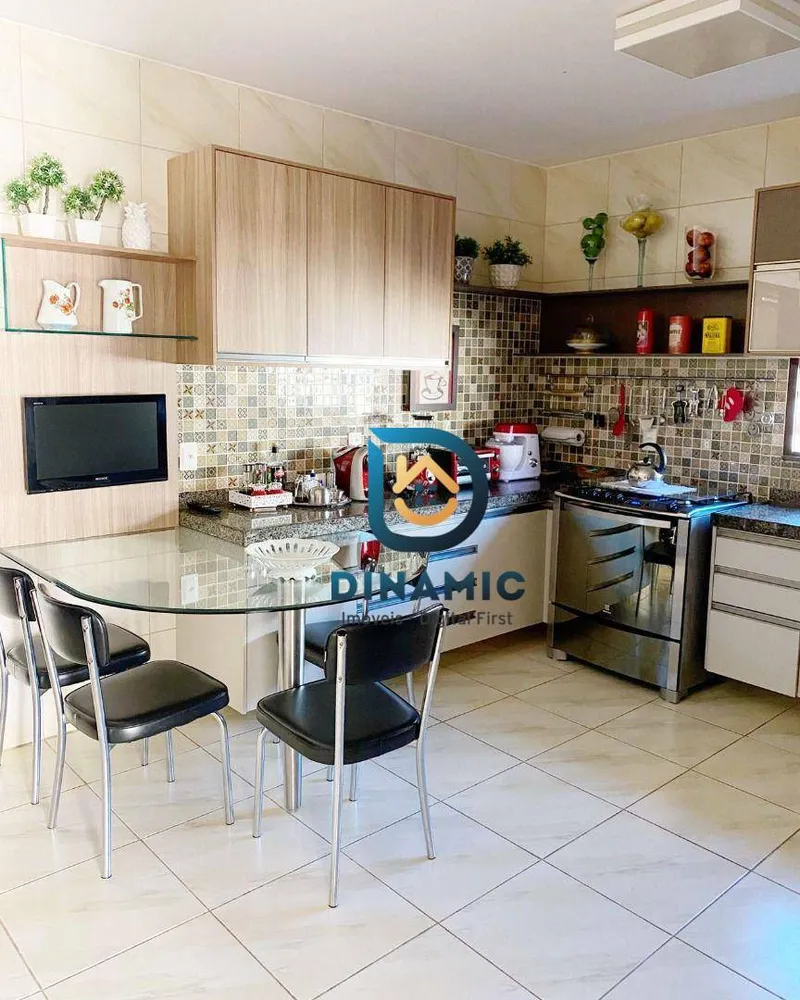 Casa, 3 quartos, 265 m² - Foto 3