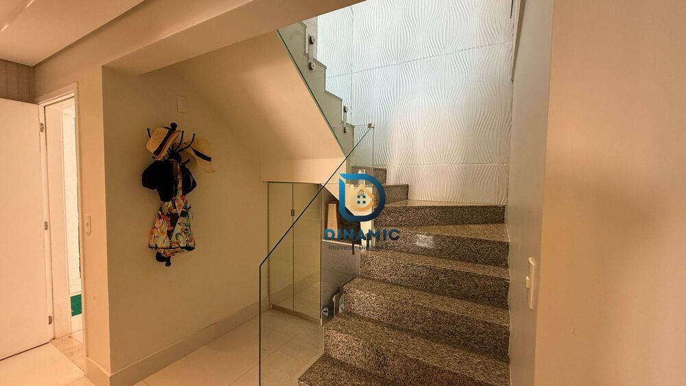 Apartamento à venda com 3 quartos, 136m² - Foto 4