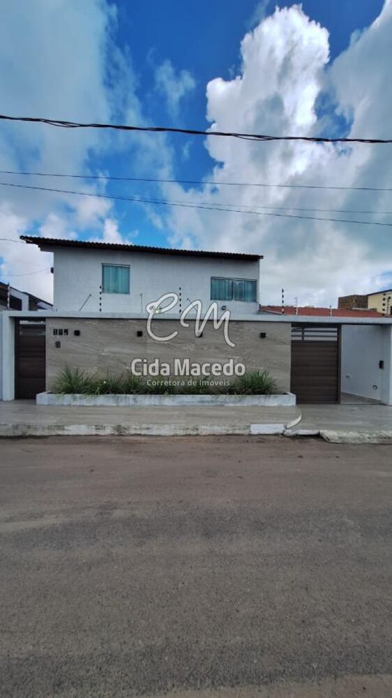 Casa à venda com 5 quartos, 298m² - Foto 2