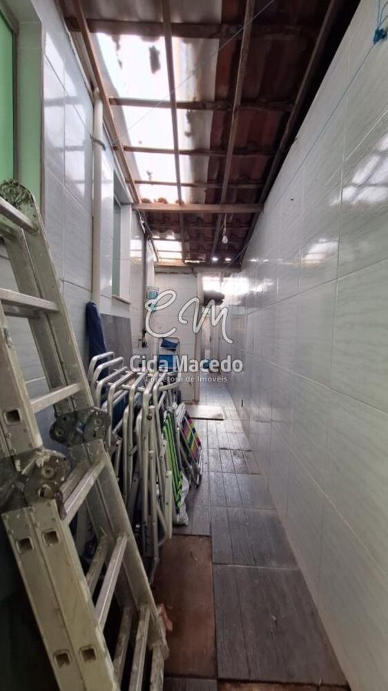 Casa à venda com 5 quartos, 298m² - Foto 4