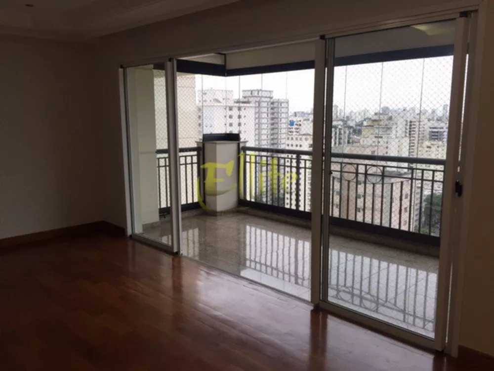 Apartamento para alugar com 4 quartos, 137m² - Foto 2