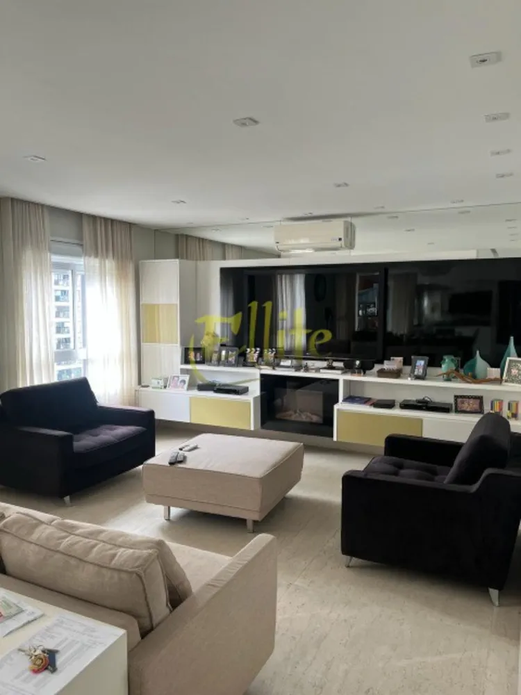 Apartamento, 3 quartos, 210 m² - Foto 1
