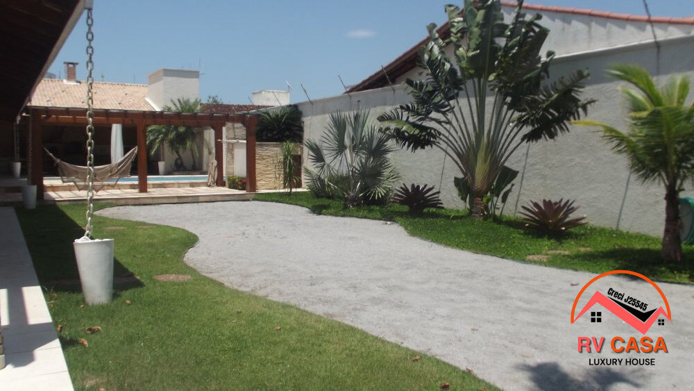 Casa à venda com 8 quartos, 400m² - Foto 1