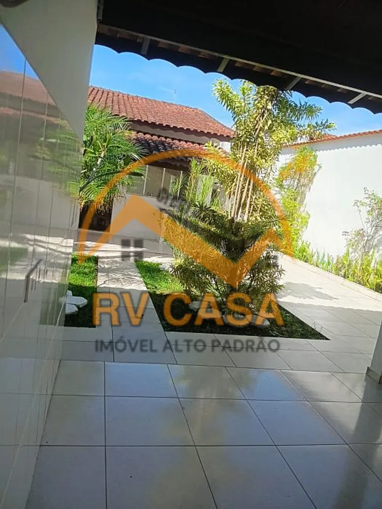 Casa, 4 quartos, 238 m² - Foto 1