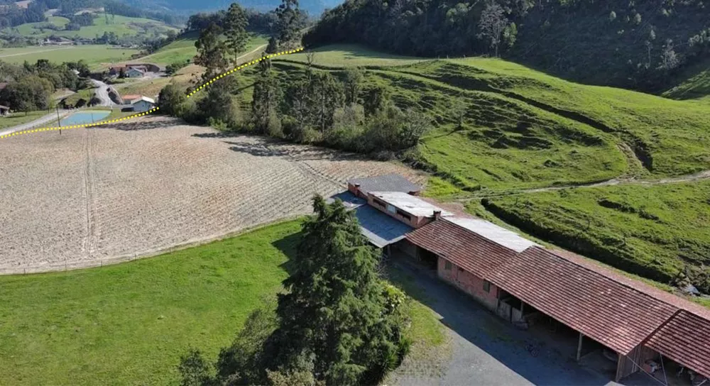 Fazenda à venda com 4 quartos, 101500m² - Foto 2