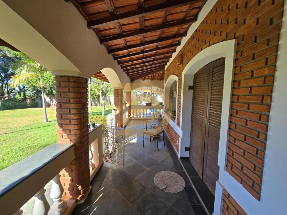 Chácara à venda com 3 quartos, 290m² - Foto 2
