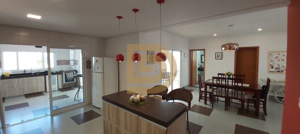 Casa, 4 quartos, 327 m² - Foto 2