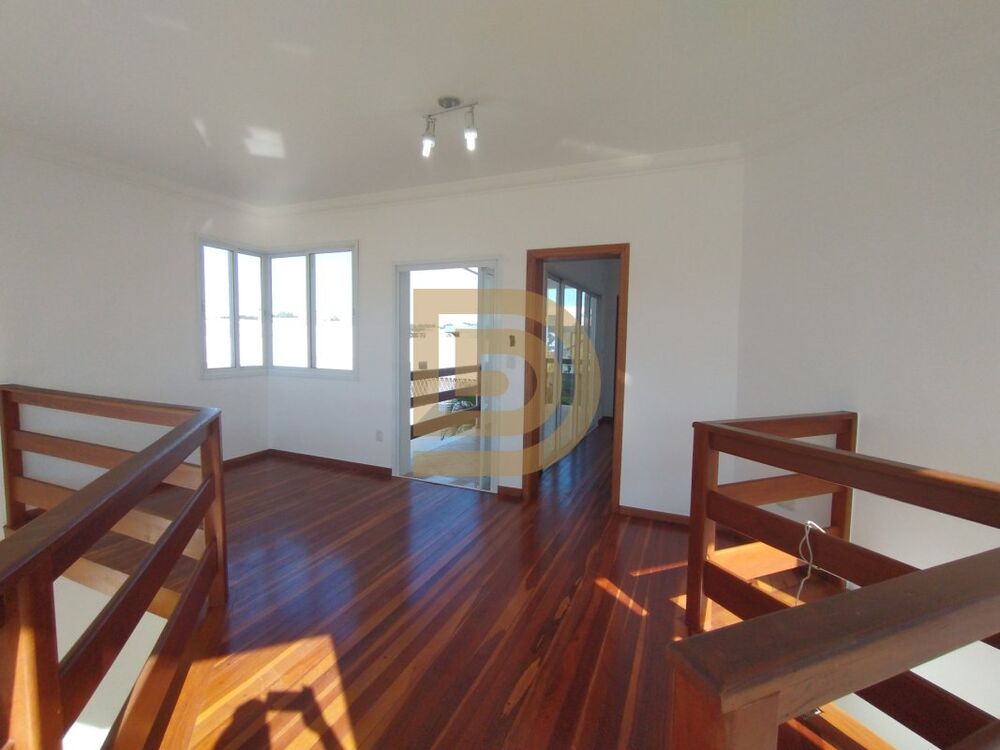Casa de Condomínio para alugar com 4 quartos, 307m² - Foto 2