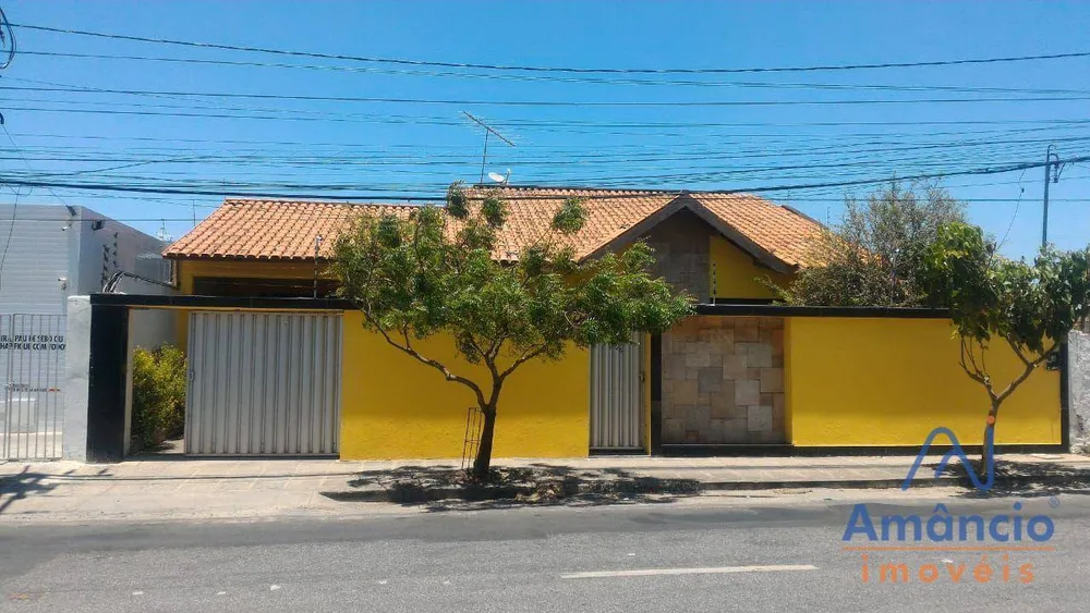 Casa, 3 quartos, 270 m² - Foto 1