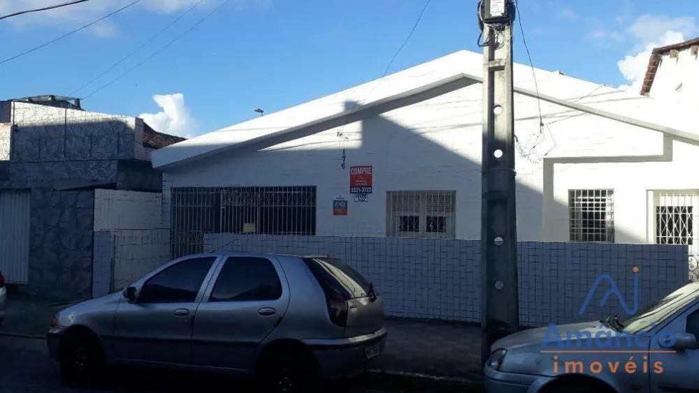 Casa, 5 quartos, 235 m² - Foto 1