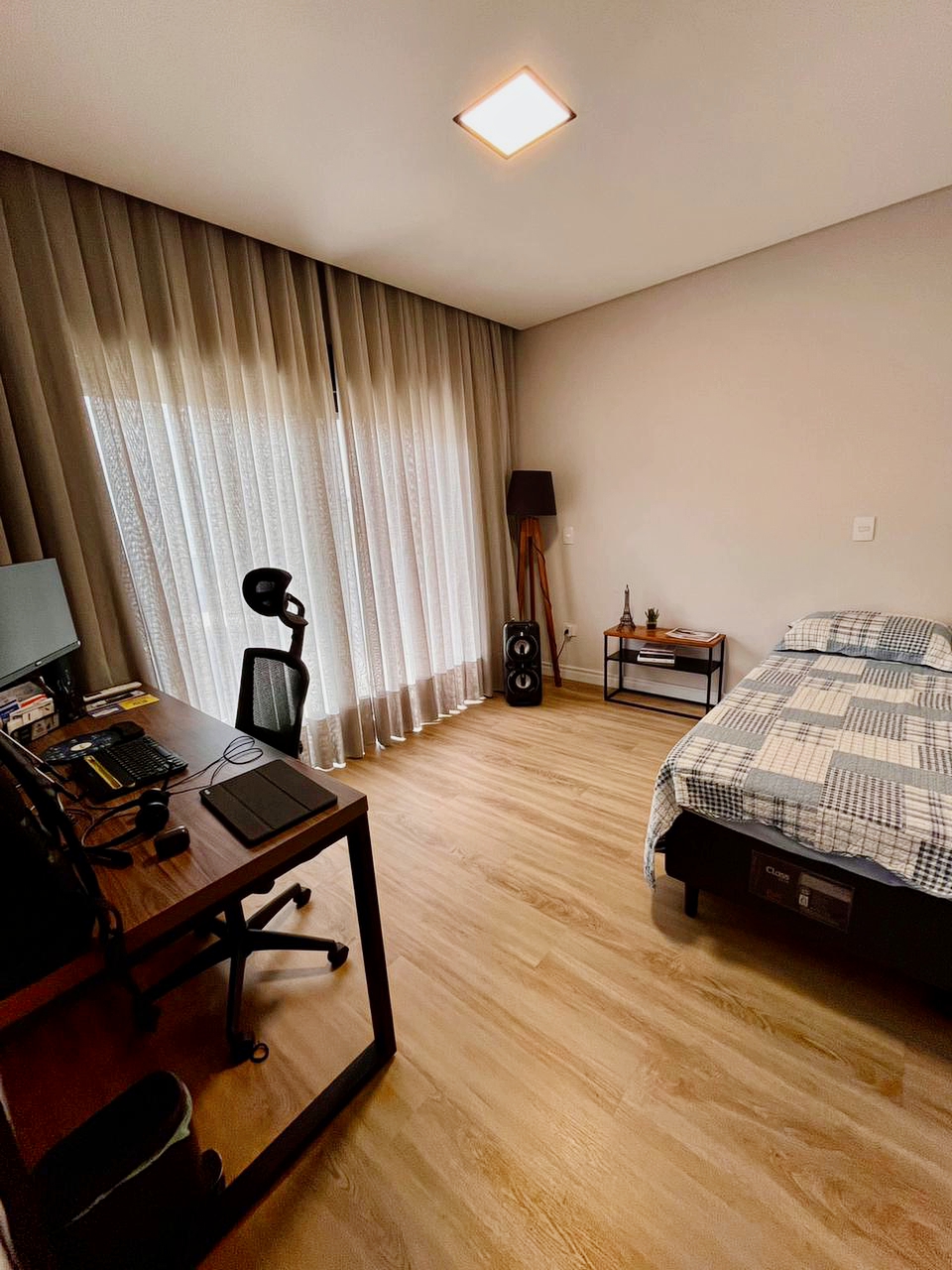 Casa de Condomínio à venda com 4 quartos, 215m² - Foto 4