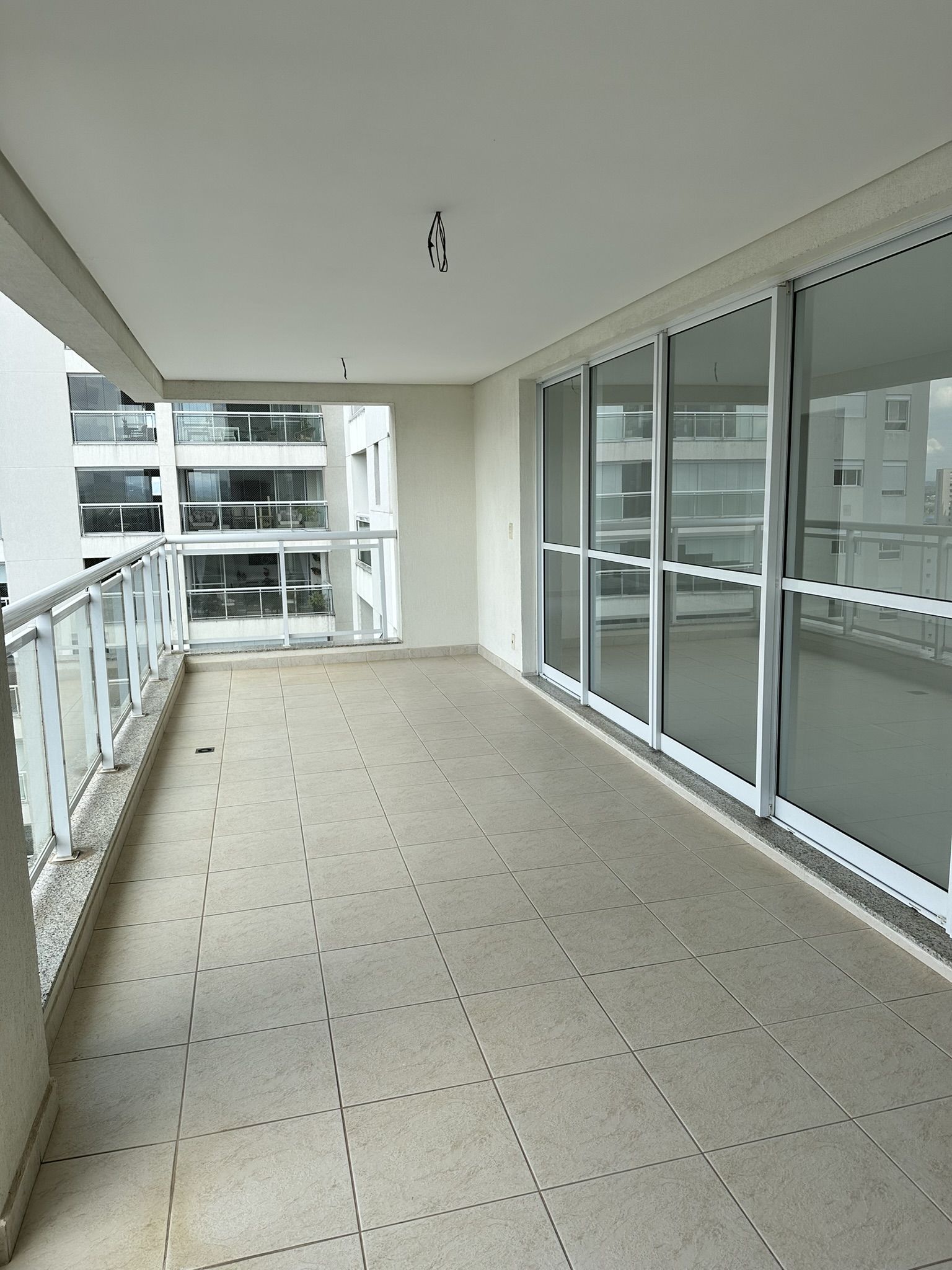 Apartamento à venda com 4 quartos, 233m² - Foto 3