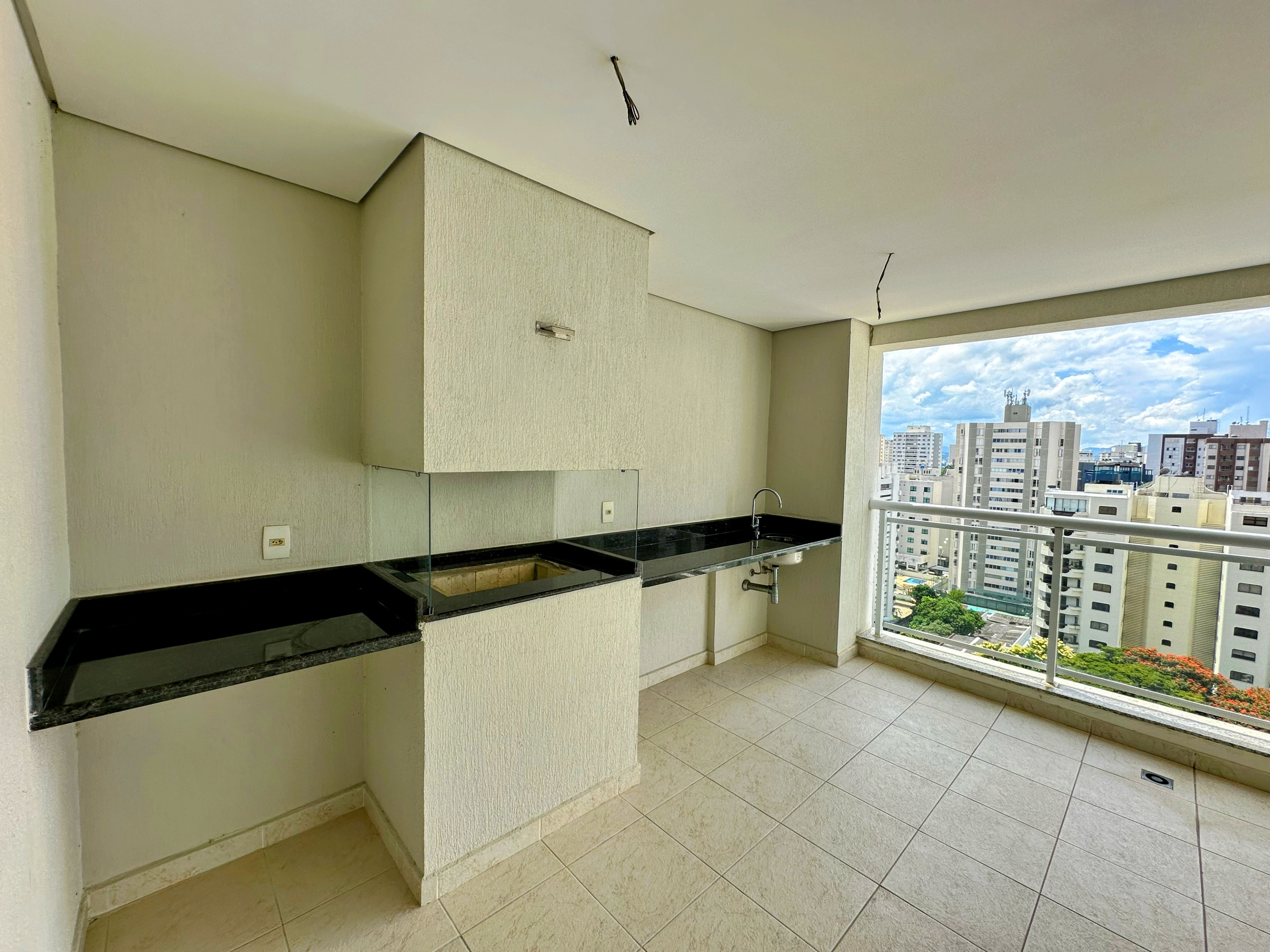 Apartamento à venda com 4 quartos, 233m² - Foto 9