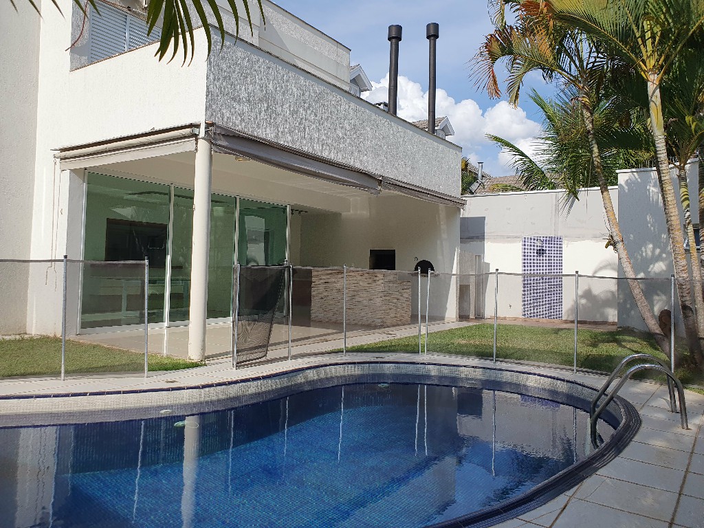 Casa de Condomínio à venda com 4 quartos, 330m² - Foto 2