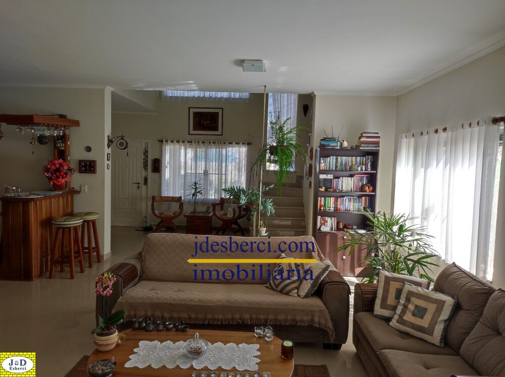 Casa de Condomínio à venda com 3 quartos, 218m² - Foto 4