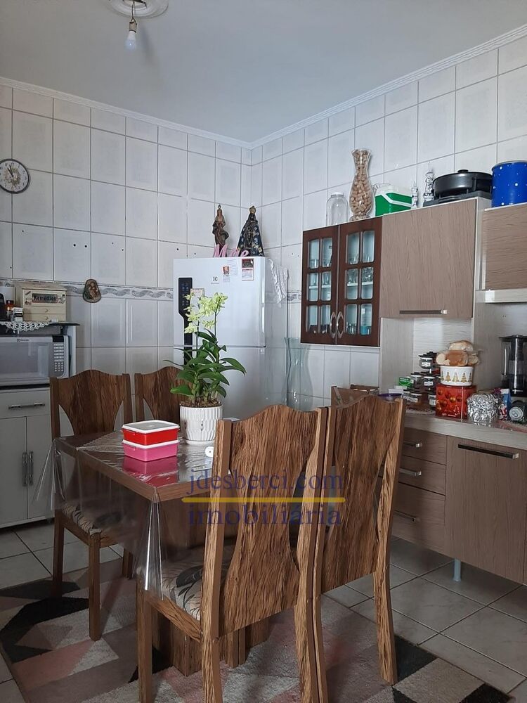 Casa à venda com 3 quartos, 141m² - Foto 4