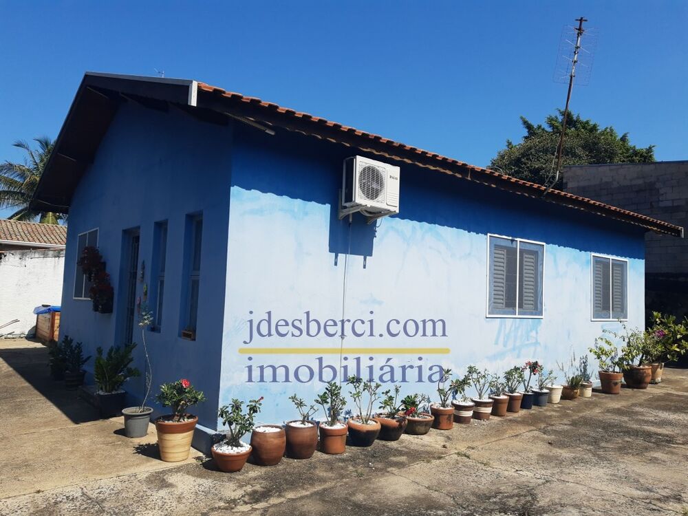 Casa à venda com 3 quartos, 141m² - Foto 1