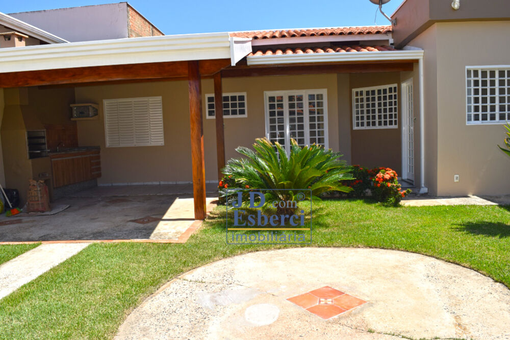 Casa à venda com 1 quarto, 60m² - Foto 1